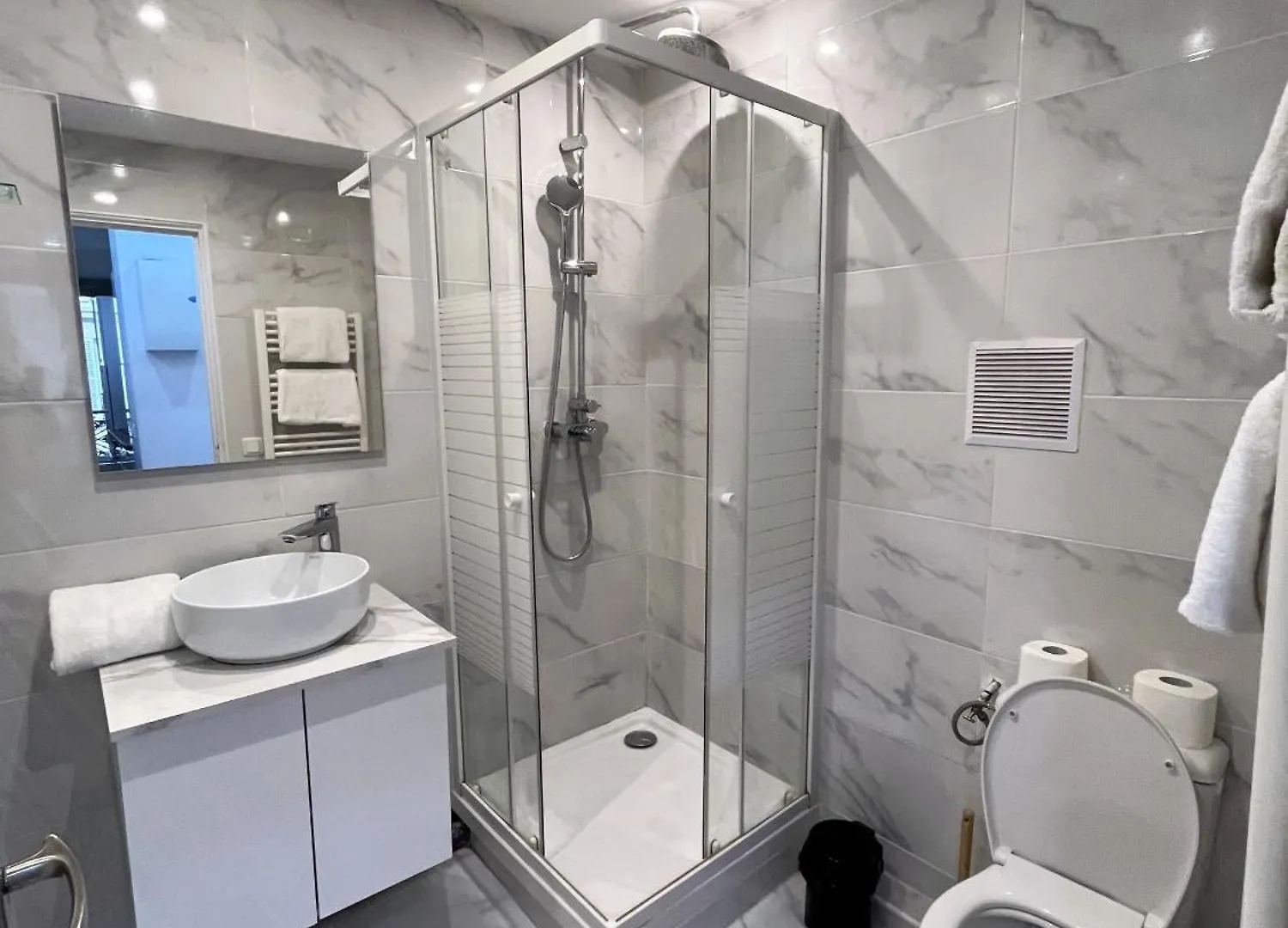 Apartment Urban Flat 17 - Pretty 3 Bdr Flat In Montorgueil Paris