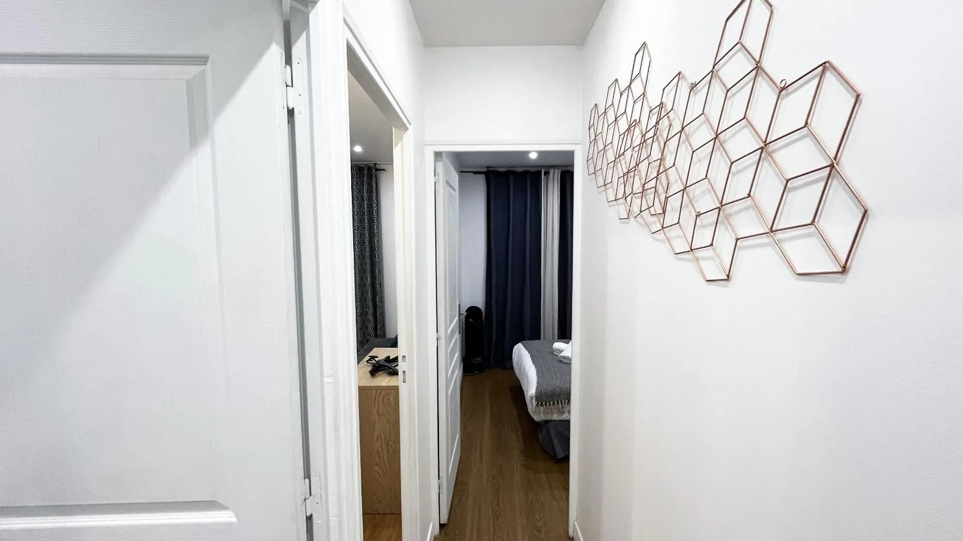 Apartment Urban Flat 17 - Pretty 3 Bdr Flat In Montorgueil Paris